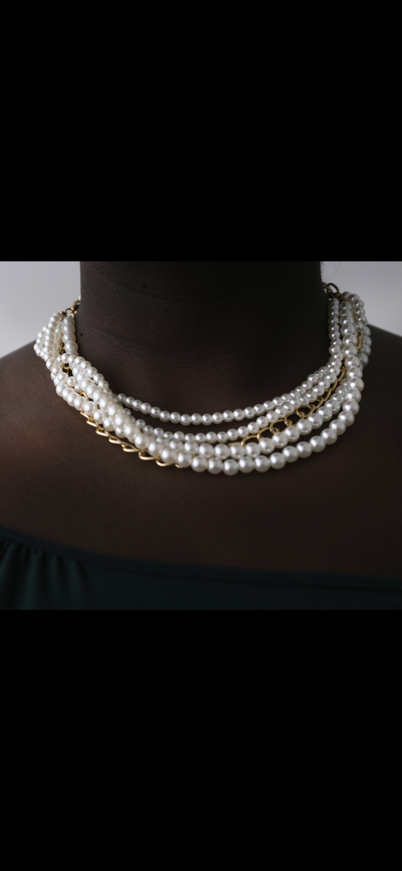 La Pearla Necklace